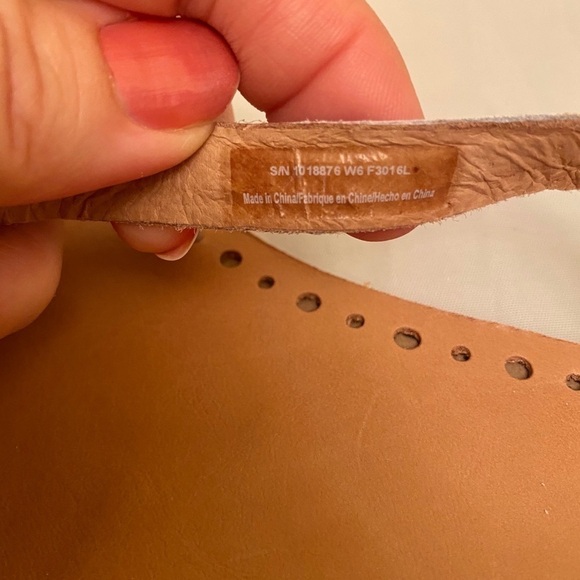 UGG JORDYNE Sandal Ankle Strappy Excellent Cond. - Picture 4 of 8